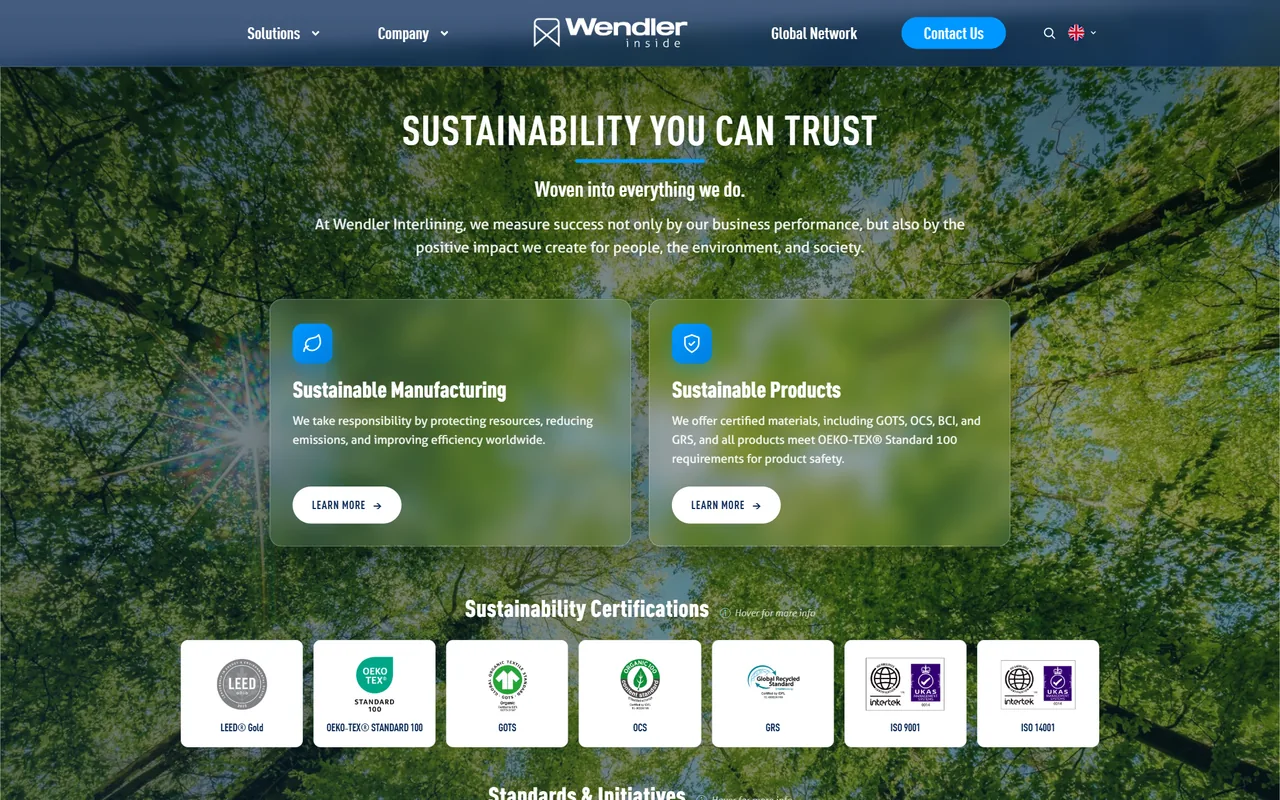 Wendler-Inside-Website am Desktop: Nachhaltigkeitsbereich mit Waldmotiv, Karten zu nachhaltiger Produktion und nachhaltigen Produkten und einer Leiste mit sieben Zertifikaten